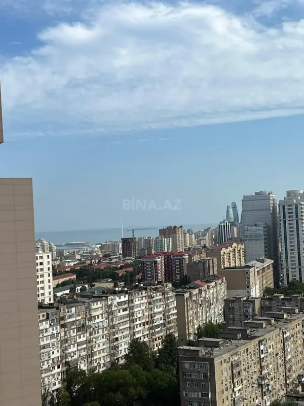 Kirayə verilir 3 otaqlı mənzil 150 m²