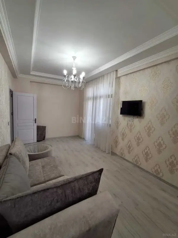 Kirayə verilir 2 otaqlı mənzil 90 m²