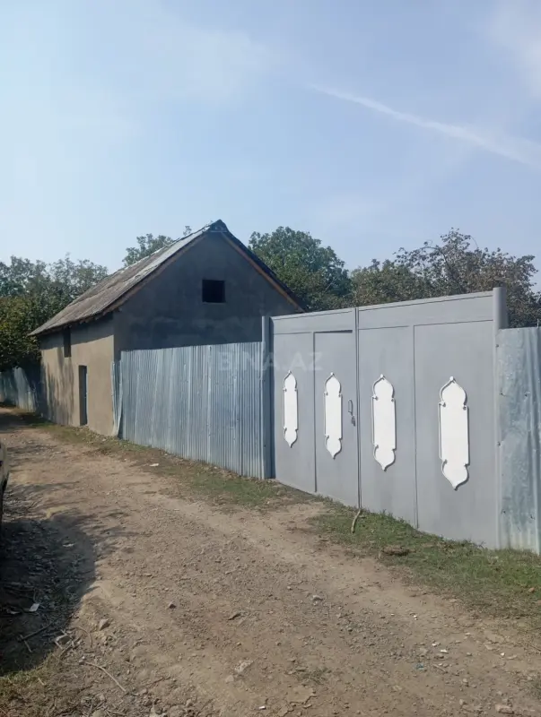 Satılır 3 otaqlı həyət evi 200 m²