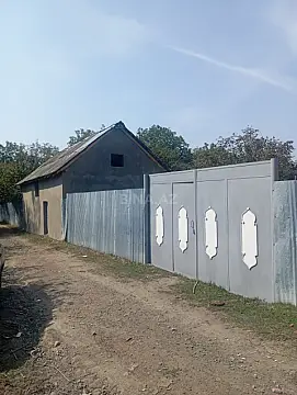 Satılır 3 otaqlı həyət evi 200 m² — Oğuz 3 otaq 200.00 m²