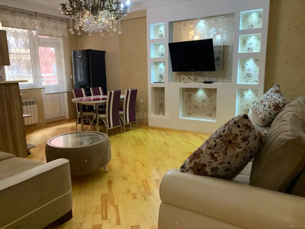 Kirayə verilir 2 otaqlı mənzil 68 m²