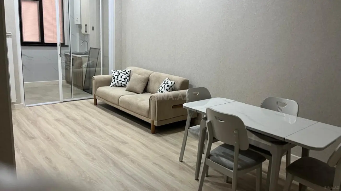 Kirayə verilir 2 otaqlı mənzil 65 m²