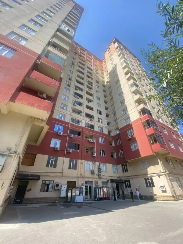 Satılır 3 otaqlı mənzil 108 m²