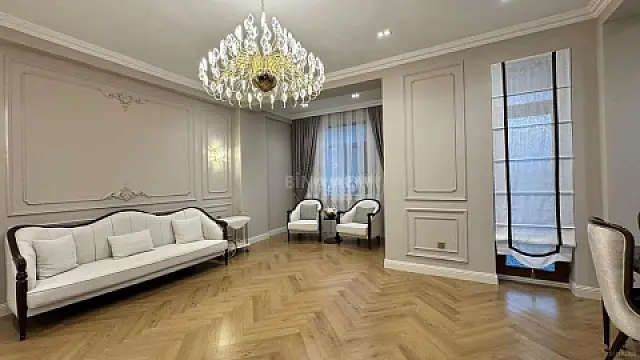 Satılır 3 otaqlı mənzil 150 m² — Bakı 3 otaq 150.00 m²
