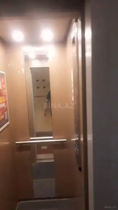 Satılır 5 otaqlı mənzil 160 m²