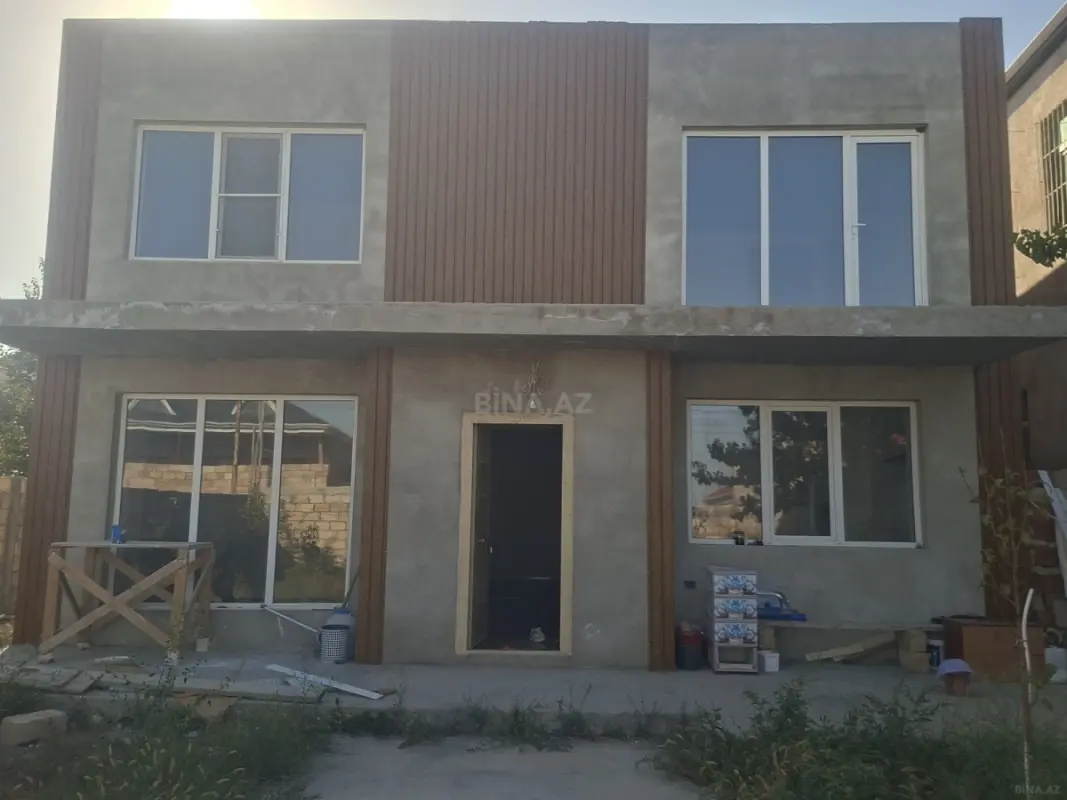 Satılır 5 otaqlı həyət evi 180 m²
