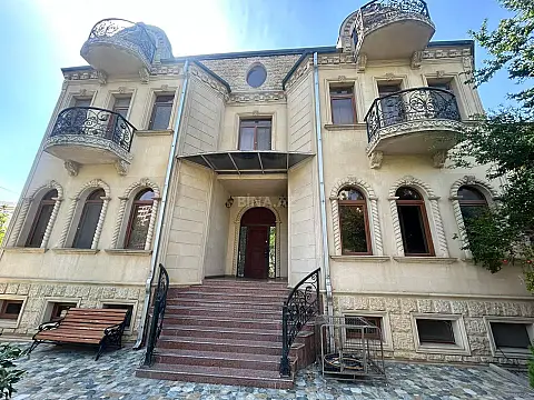Kirayə verilir 8 otaqlı həyət evi 550 m² — Bakı, Bakıxanov 8 otaq 550.00 m²