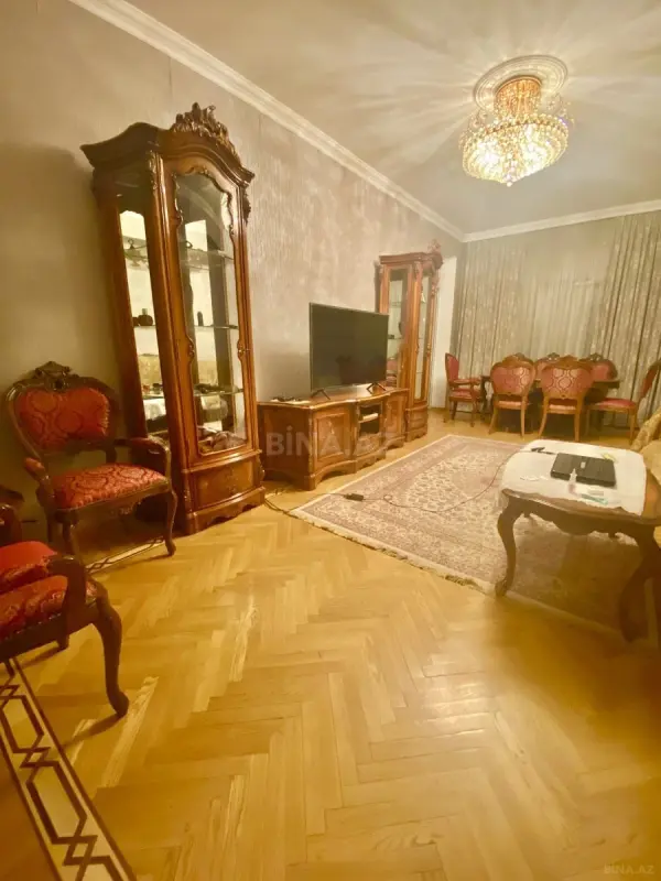 Kirayə verilir 3 otaqlı mənzil 130 m²