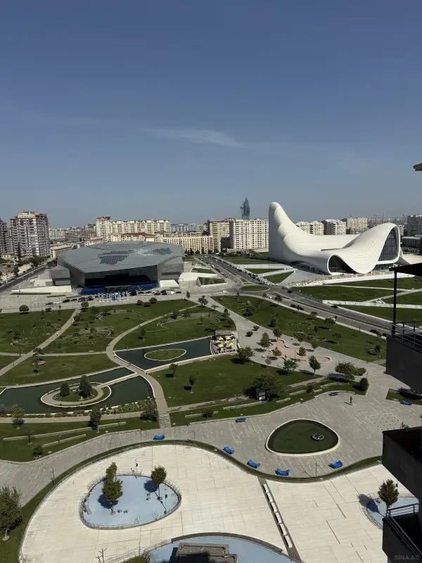 Kirayə verilir 4 otaqlı mənzil 220 m²