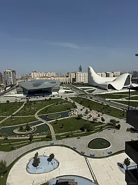Kirayə verilir 4 otaqlı mənzil 220 m² — Bakı 4 otaq 220.00 m²