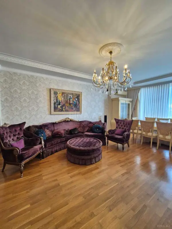 Satılır 3 otaqlı mənzil 150 m²