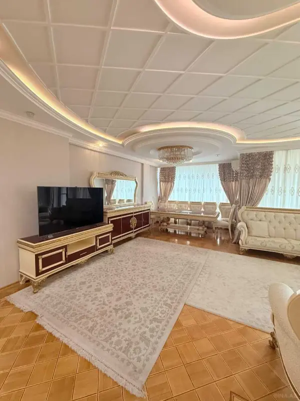 Kirayə verilir 3 otaqlı mənzil 140 m²