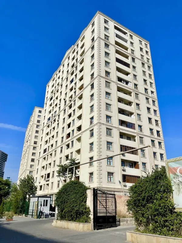 Kirayə verilir 4 otaqlı mənzil 200 m²