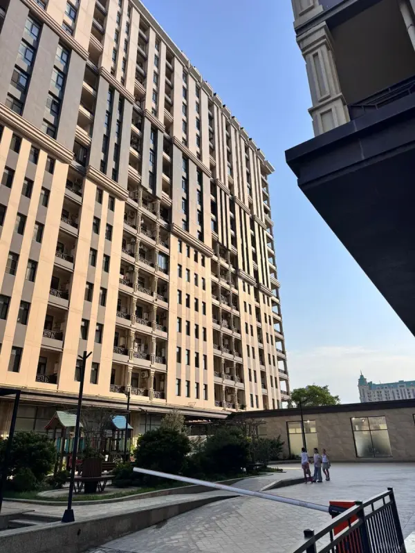 Satılır 3 otaqlı mənzil 125 m²