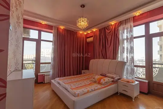 Kirayə verilir 3 otaqlı mənzil 135 m² — Bakı, İnşaatçılar 3 otaq 135.00 m²