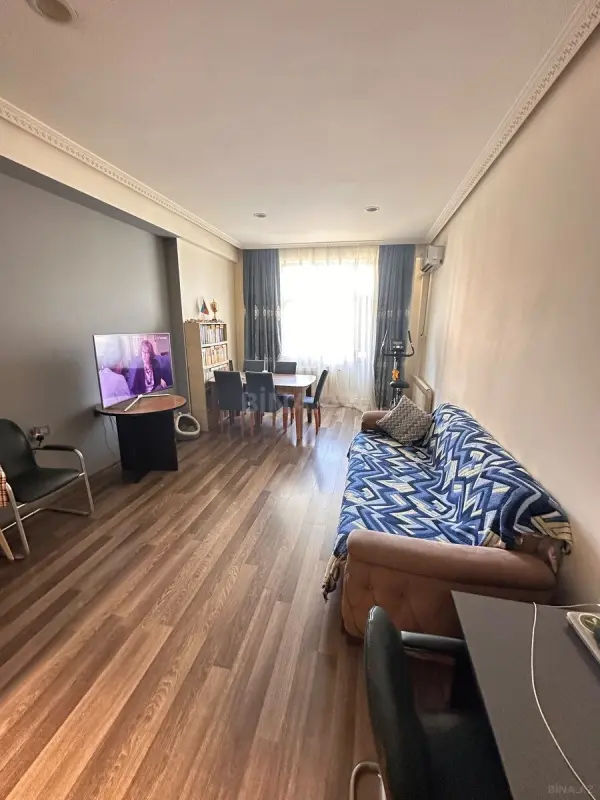Satılır 1 otaqlı mənzil 79 m²