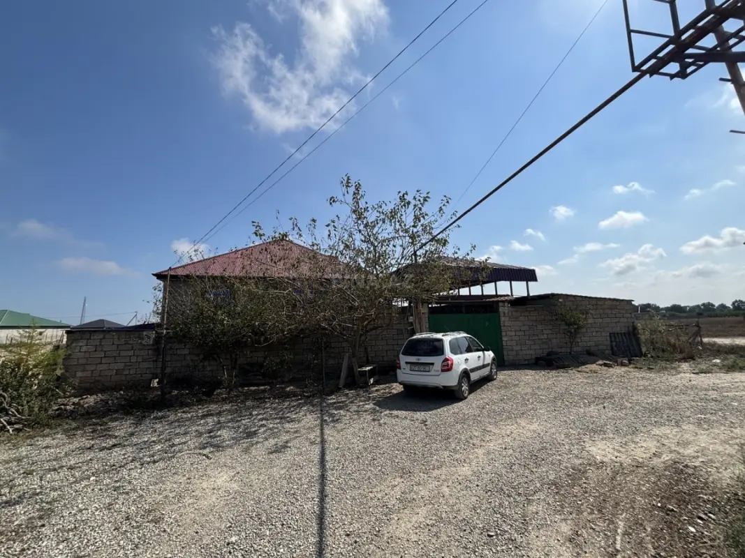 Satılır 3 otaqlı həyət evi 100 m²
