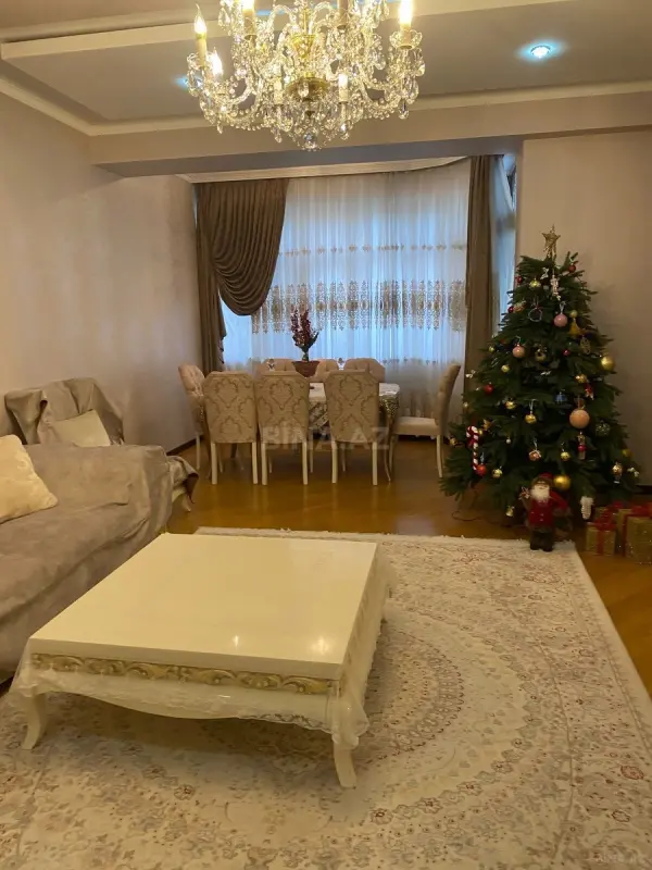 Satılır 2 otaqlı mənzil 117 m²