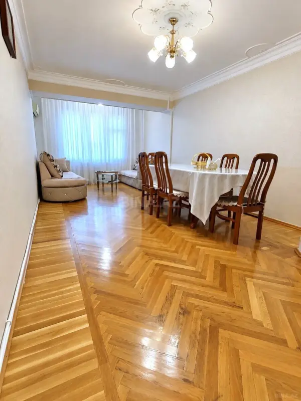 Satılır 3 otaqlı mənzil 95 m²