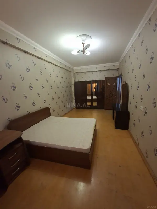 Kirayə verilir 3 otaqlı mənzil 130 m²
