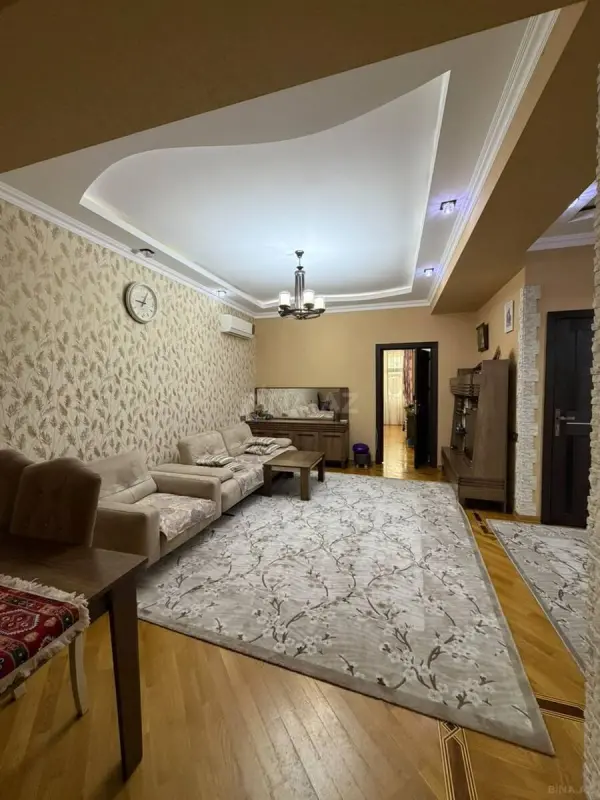 Satılır 3 otaqlı mənzil 108 m²