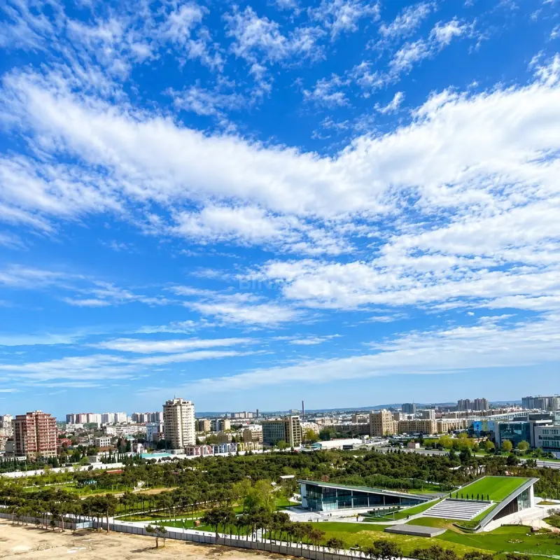 Satılır 4 otaqlı mənzil 173 m²