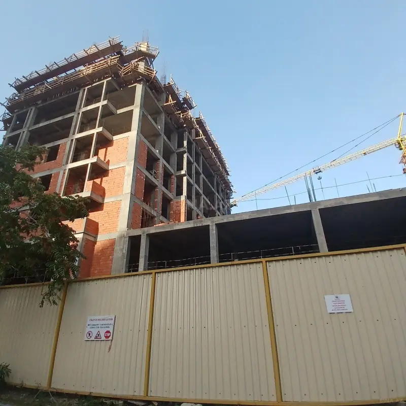 Satılır 3 otaqlı mənzil 94 m²