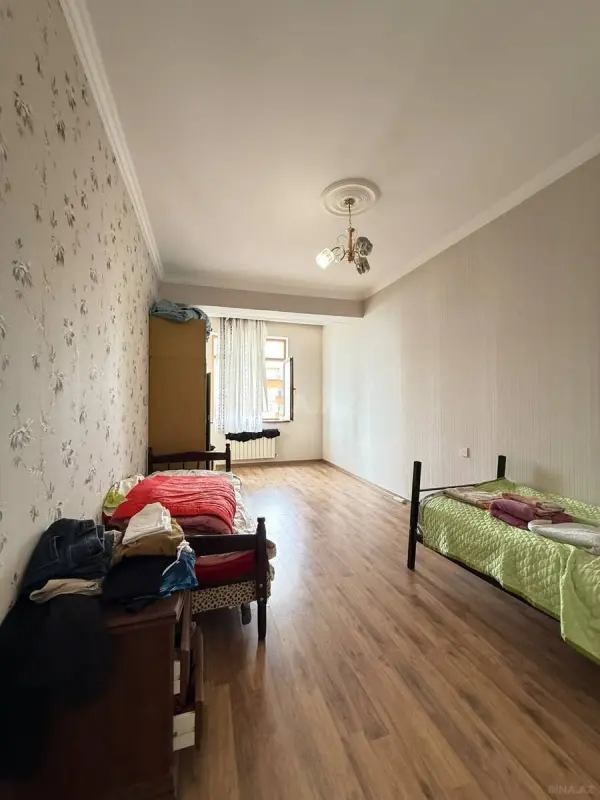 Satılır 2 otaqlı mənzil 68 m²