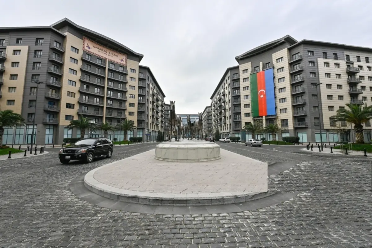 Satılır 2 otaqlı mənzil 84 m²
