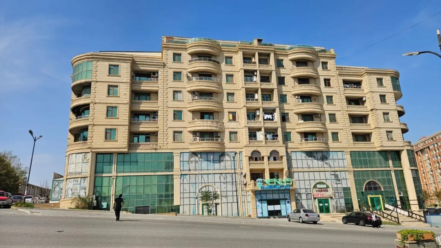 Satılır 3 otaqlı mənzil 92 m²