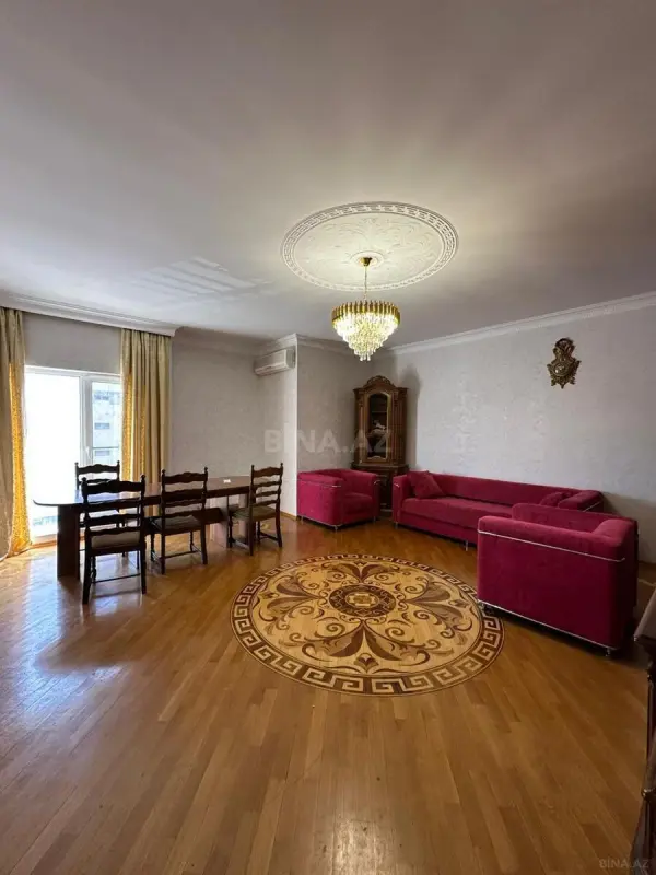 Kirayə verilir 4 otaqlı mənzil 145 m²