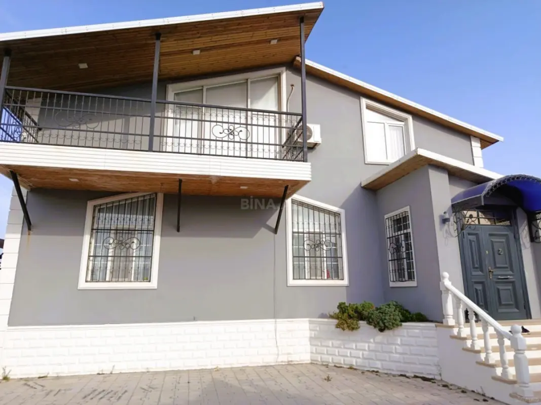 Satılır 7 otaqlı həyət evi 200 m²