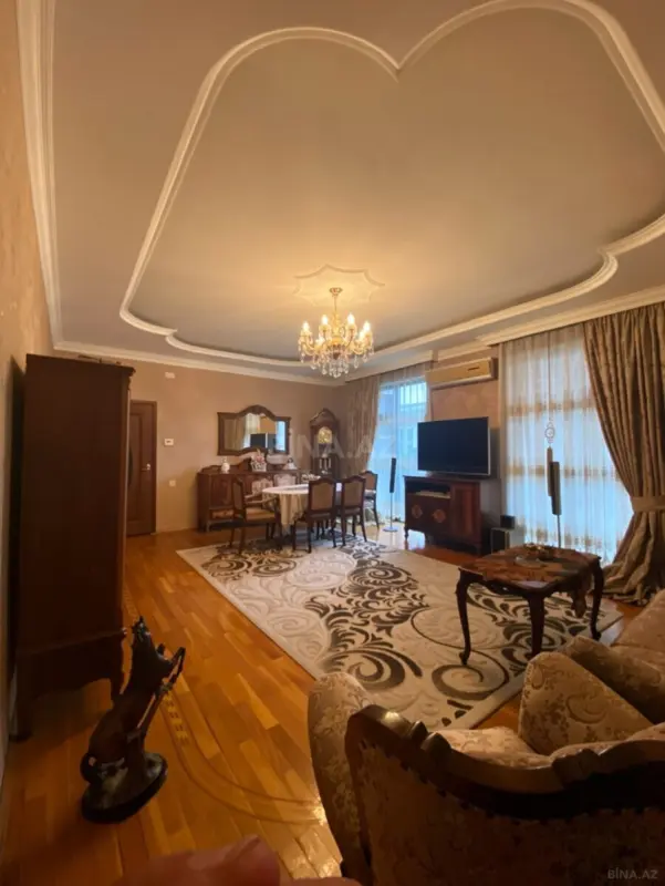 Satılır 3 otaqlı mənzil 140 m²