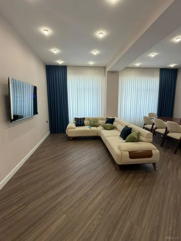 Kirayə verilir 3 otaqlı mənzil 152 m²