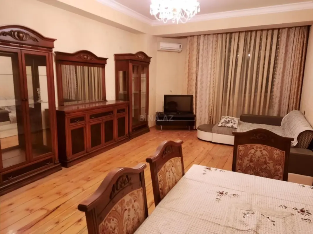 Satılır 2 otaqlı mənzil 105 m²