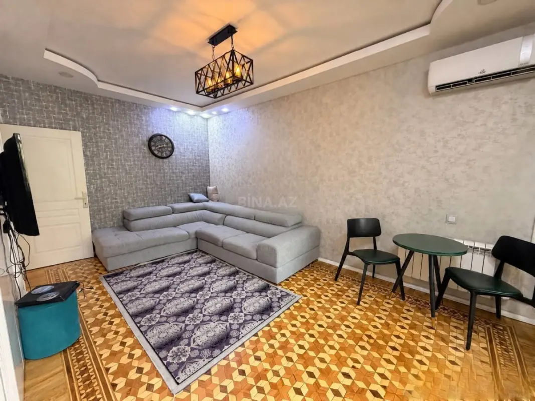 Satılır 4 otaqlı mənzil 110 m²