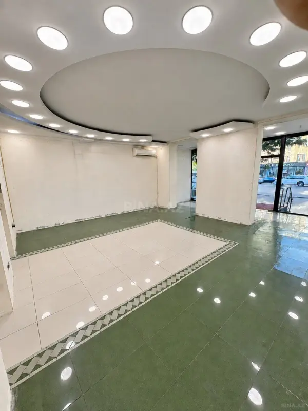 Kirayə verilir obyekt 102 m²