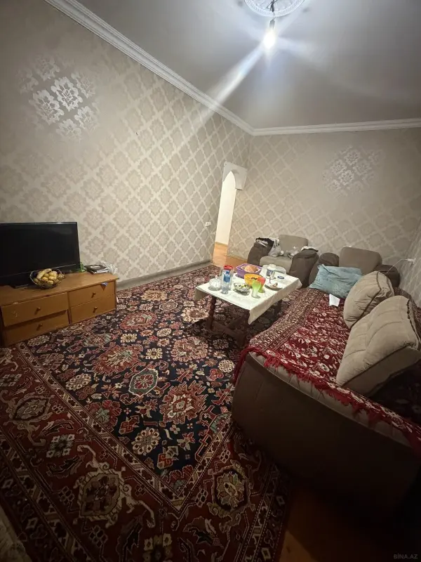 Satılır 4 otaqlı mənzil 100 m²