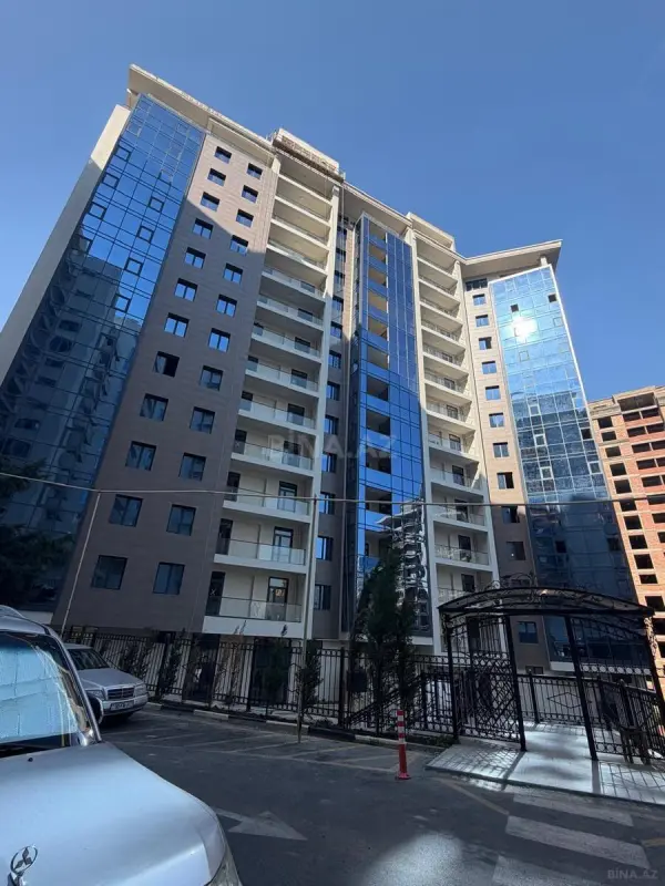 Satılır 3 otaqlı mənzil 133 m²