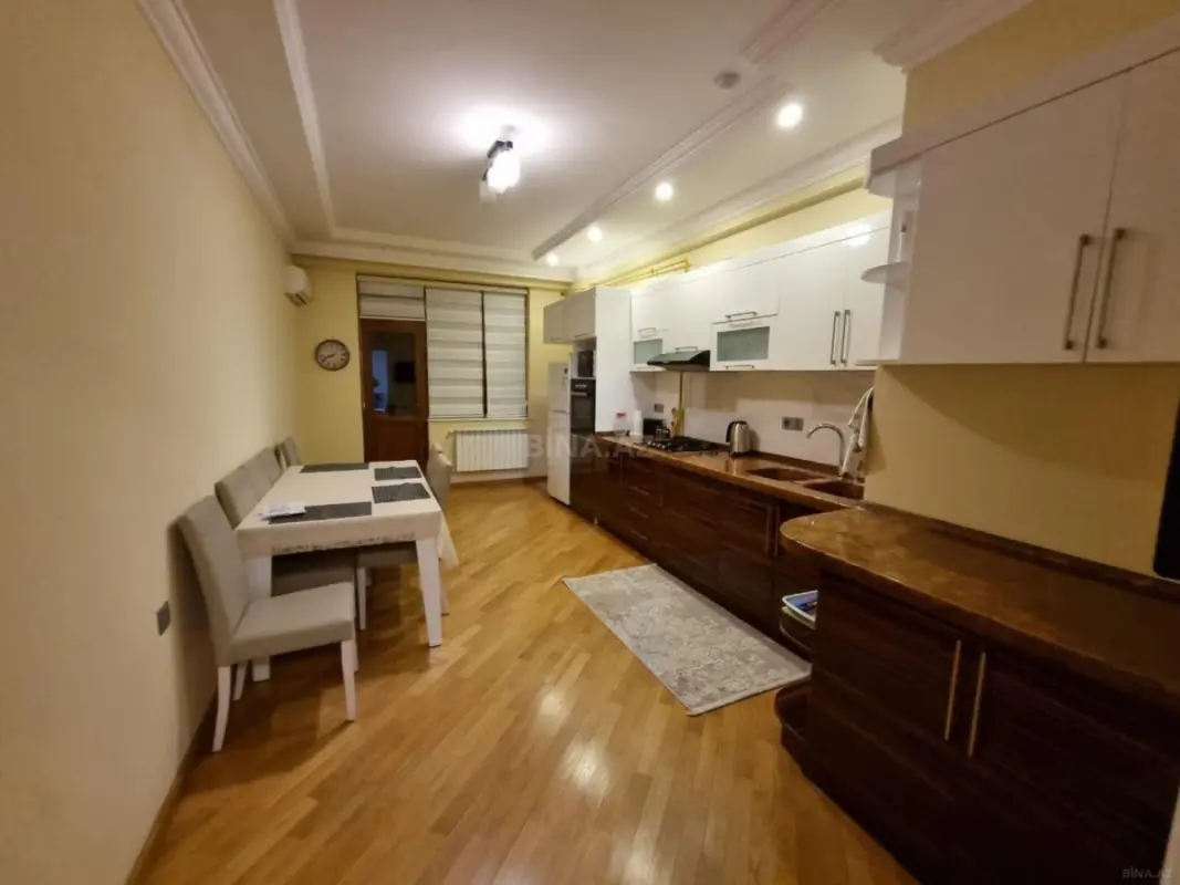 Kirayə verilir 4 otaqlı mənzil 190 m²