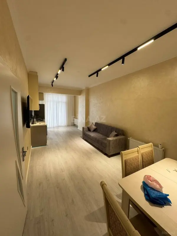 Kirayə verilir 2 otaqlı mənzil 72 m²