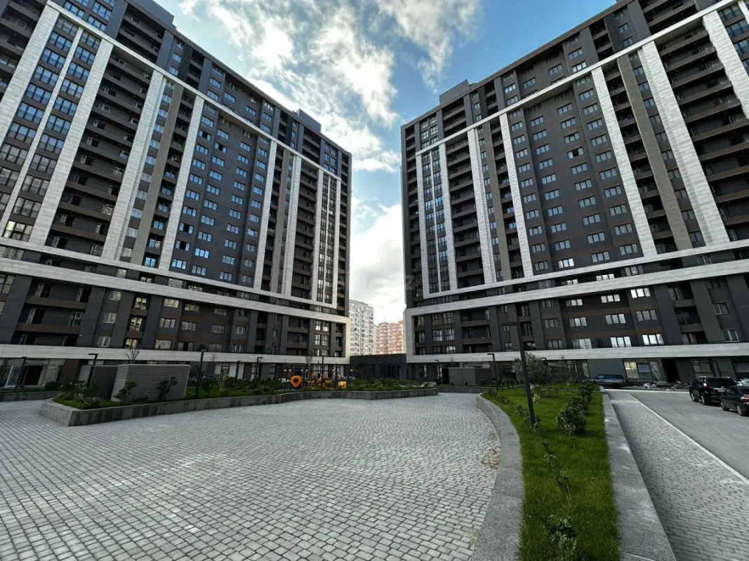 Satılır 3 otaqlı mənzil 170 m²