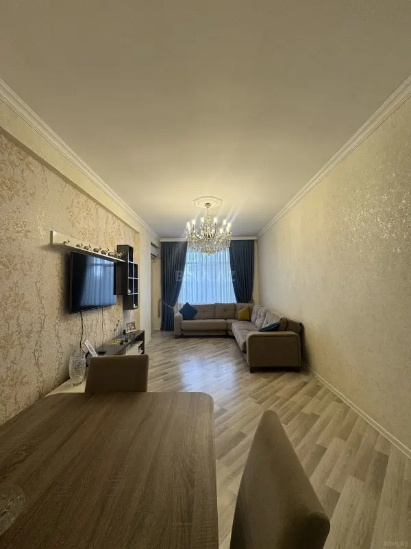 Satılır 3 otaqlı mənzil 135 m²
