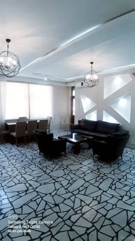 Kirayə verilir 3 otaqlı mənzil 110 m²
