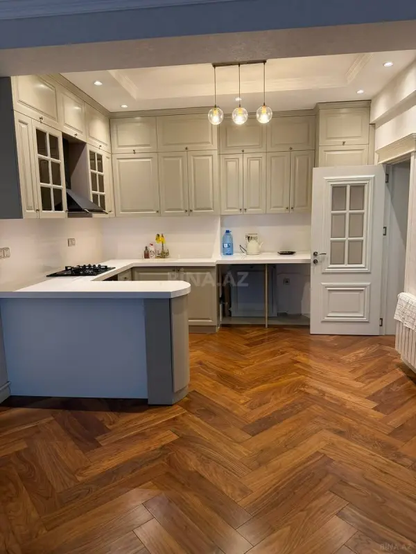 Kirayə verilir 2 otaqlı mənzil 80 m²