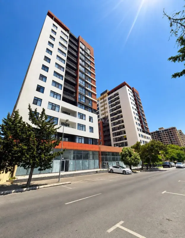 Satılır obyekt 743 m²