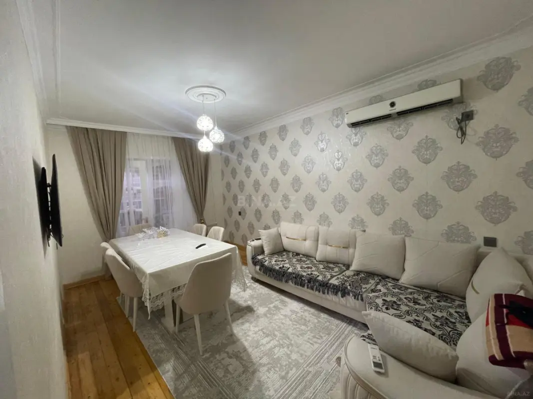 Satılır 4 otaqlı mənzil 110 m²