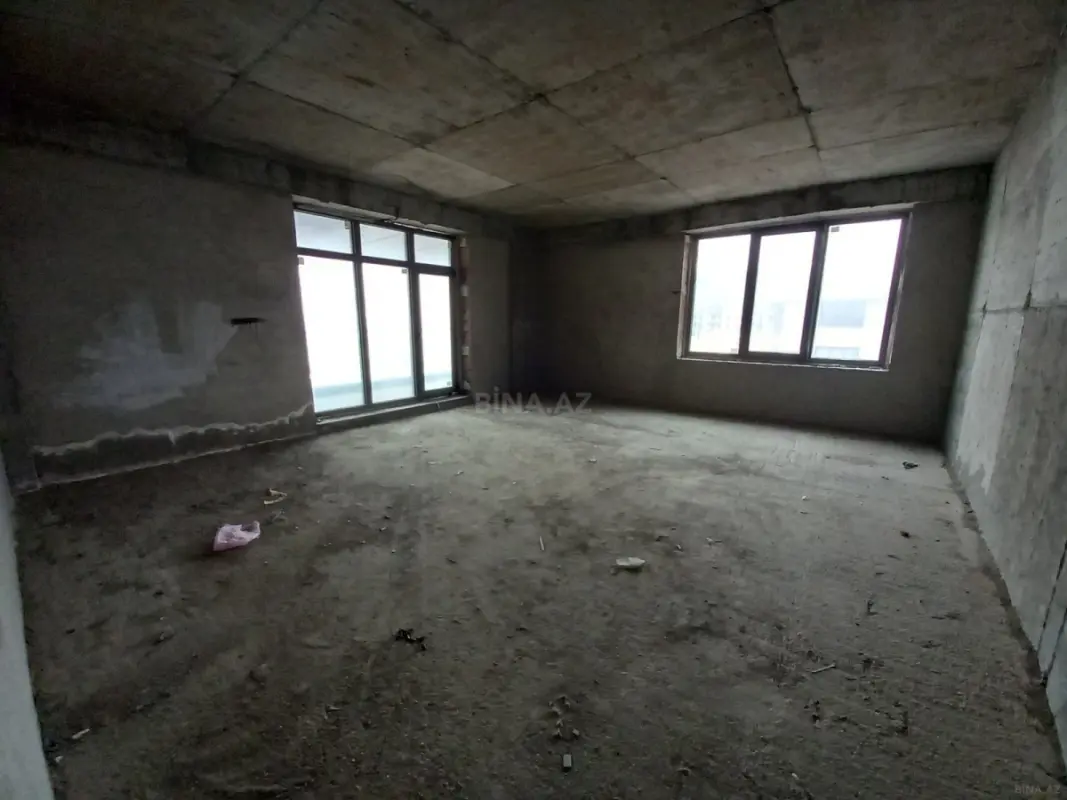 Satılır 4 otaqlı mənzil 175 m²