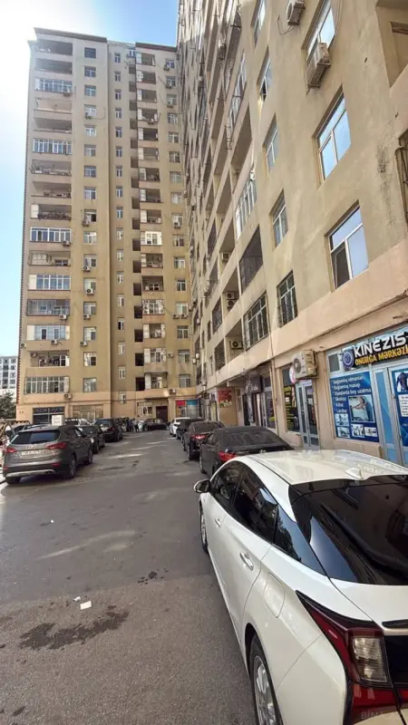 Satılır 3 otaqlı mənzil 110 m²