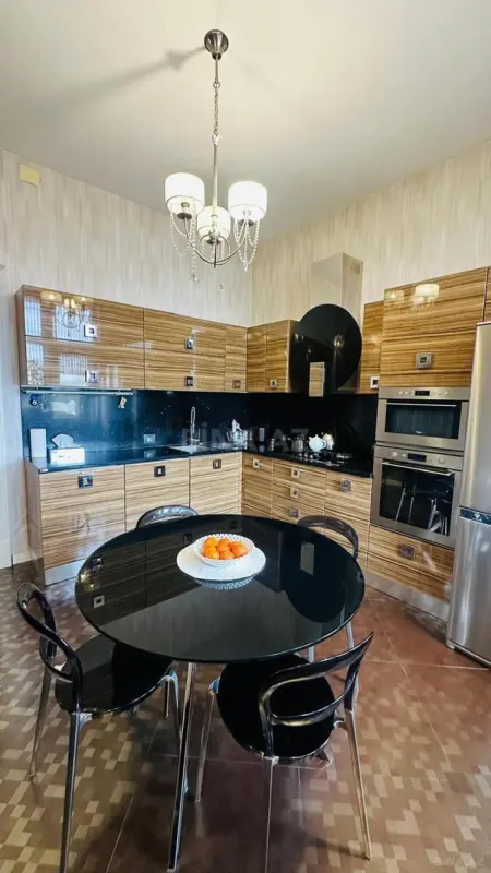 Satılır 3 otaqlı mənzil 120 m²